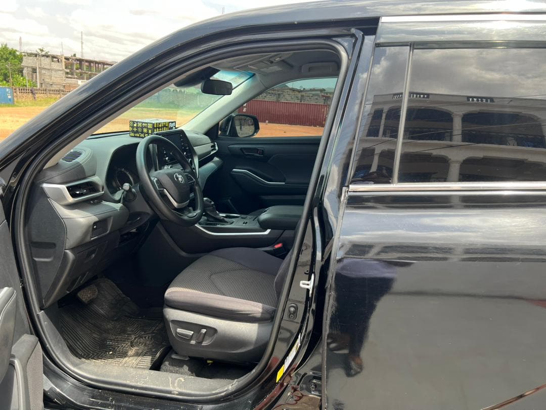 Toyota Highlander — photo 13