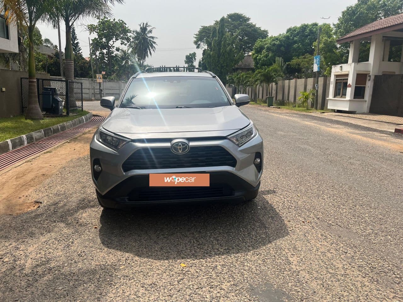 Toyota RAV4 — photo 2