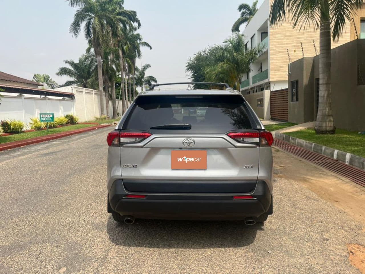 Toyota RAV4 — photo 6