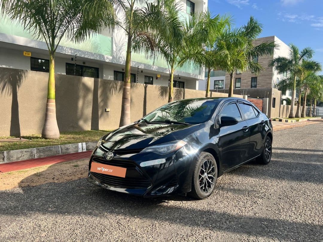 Toyota Corolla — photo 2