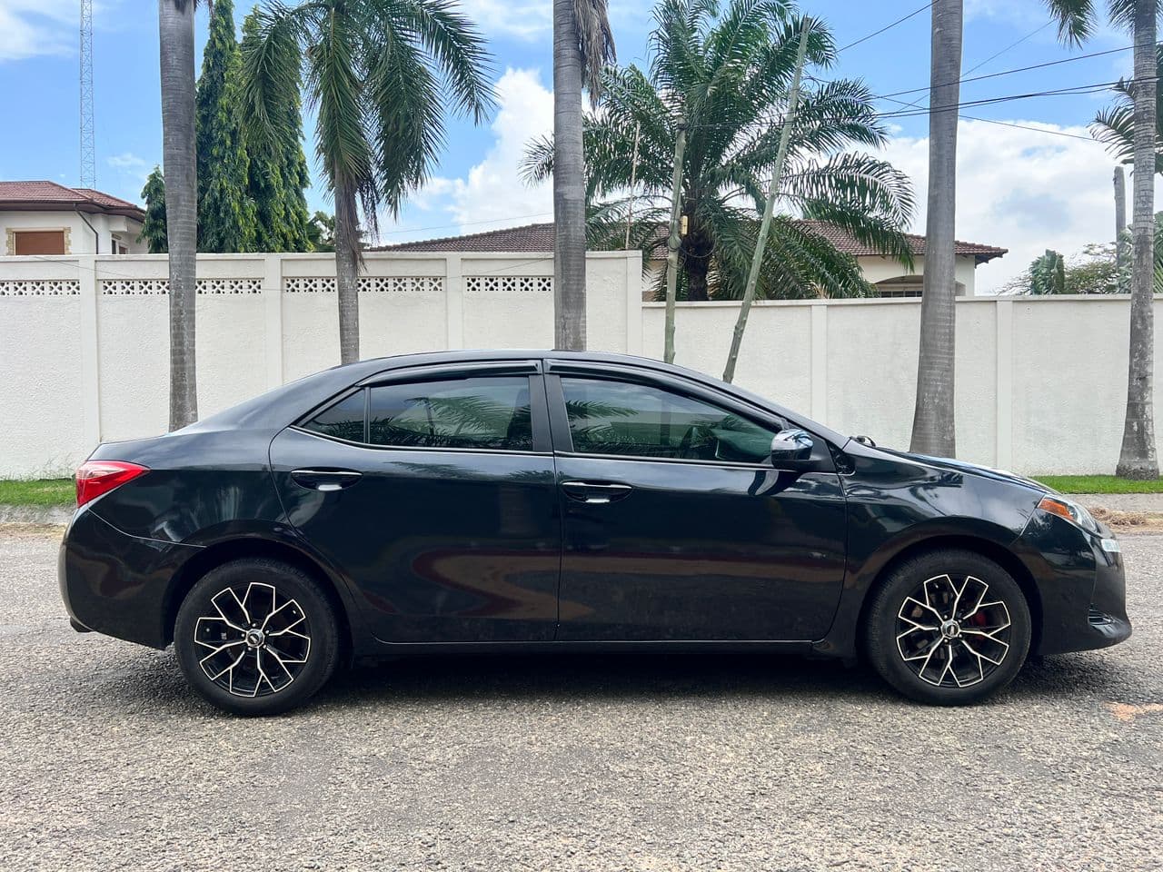 Toyota Corolla — photo 5