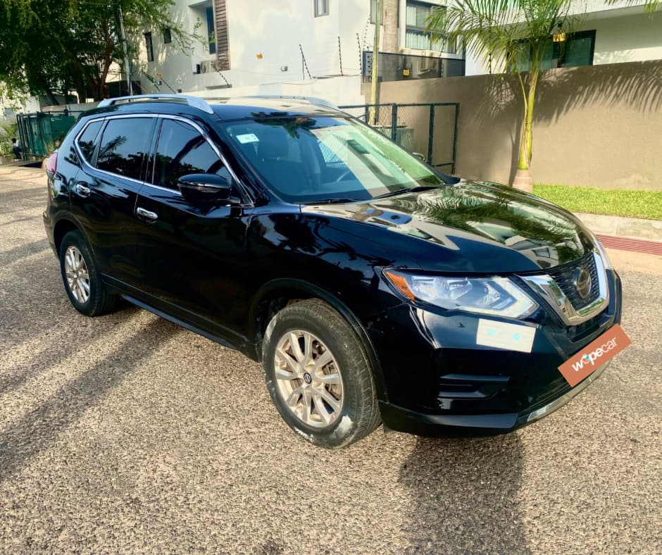Nissan Rogue — photo 1