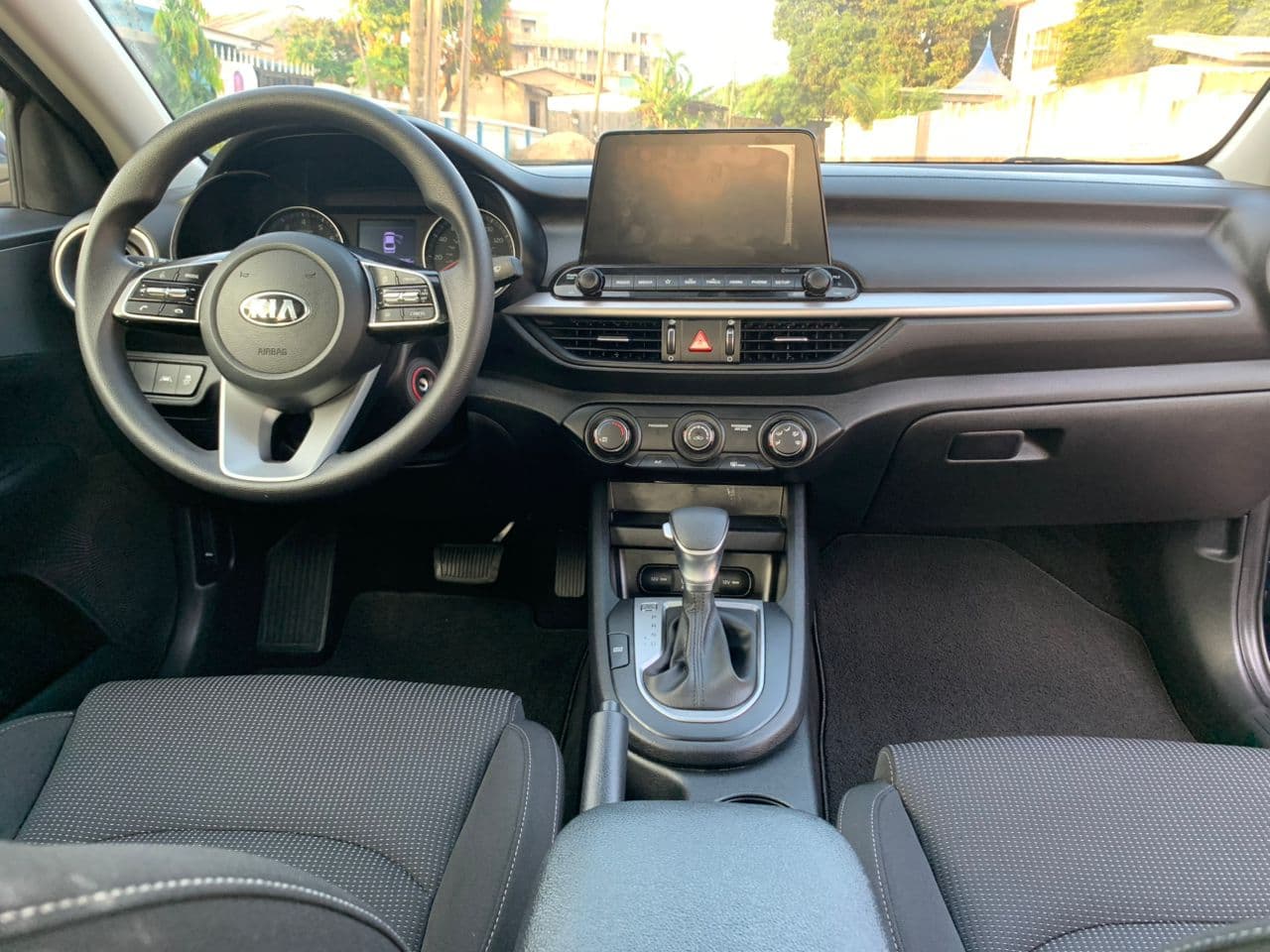 Kia Forte — photo 9