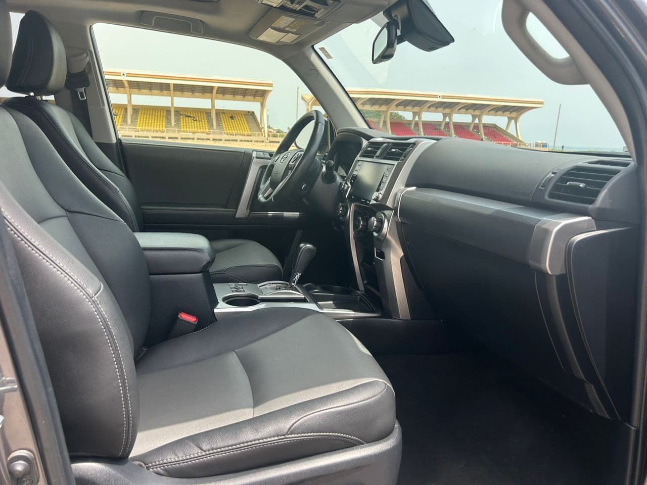 Toyota 4-Runner — photo 11