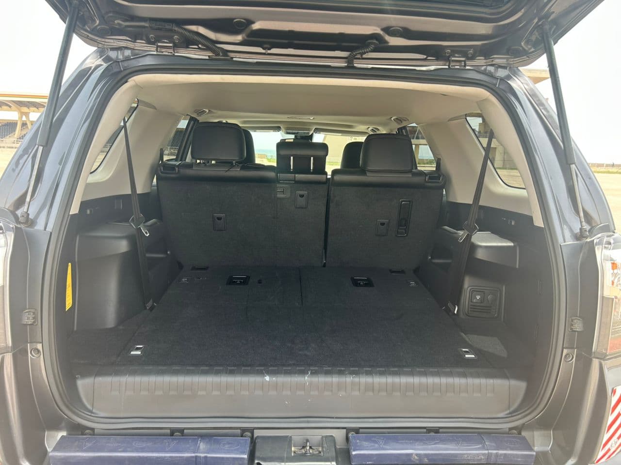Toyota 4-Runner — photo 13
