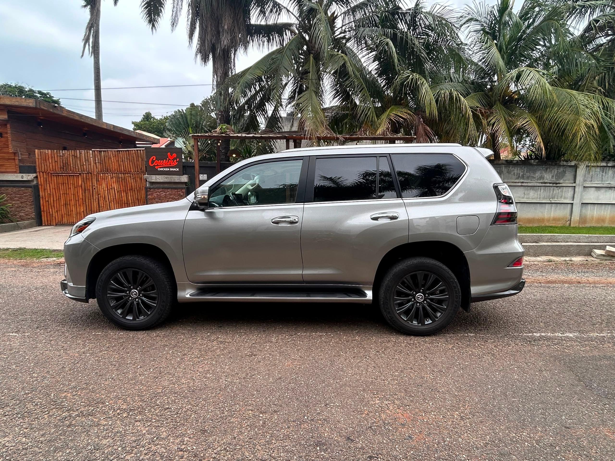 Lexus GX — photo 4
