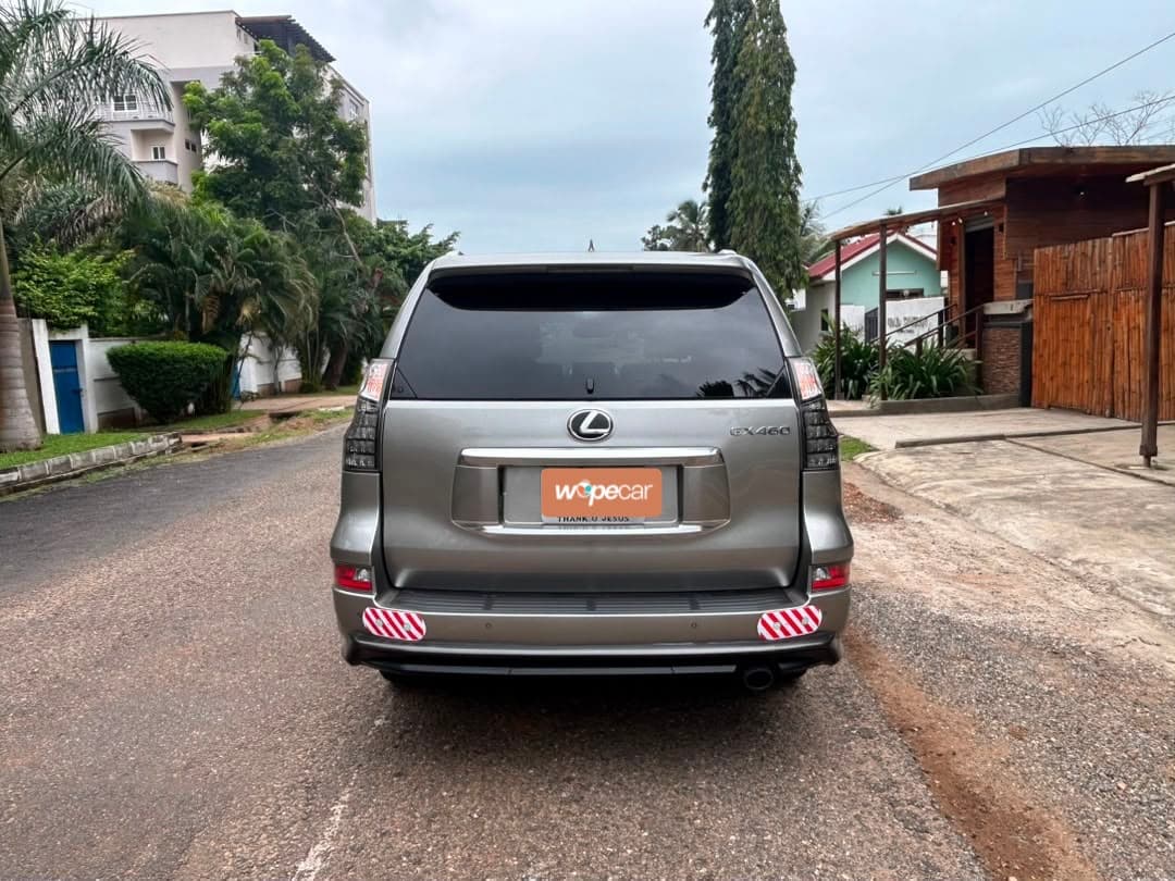 Lexus GX — photo 6