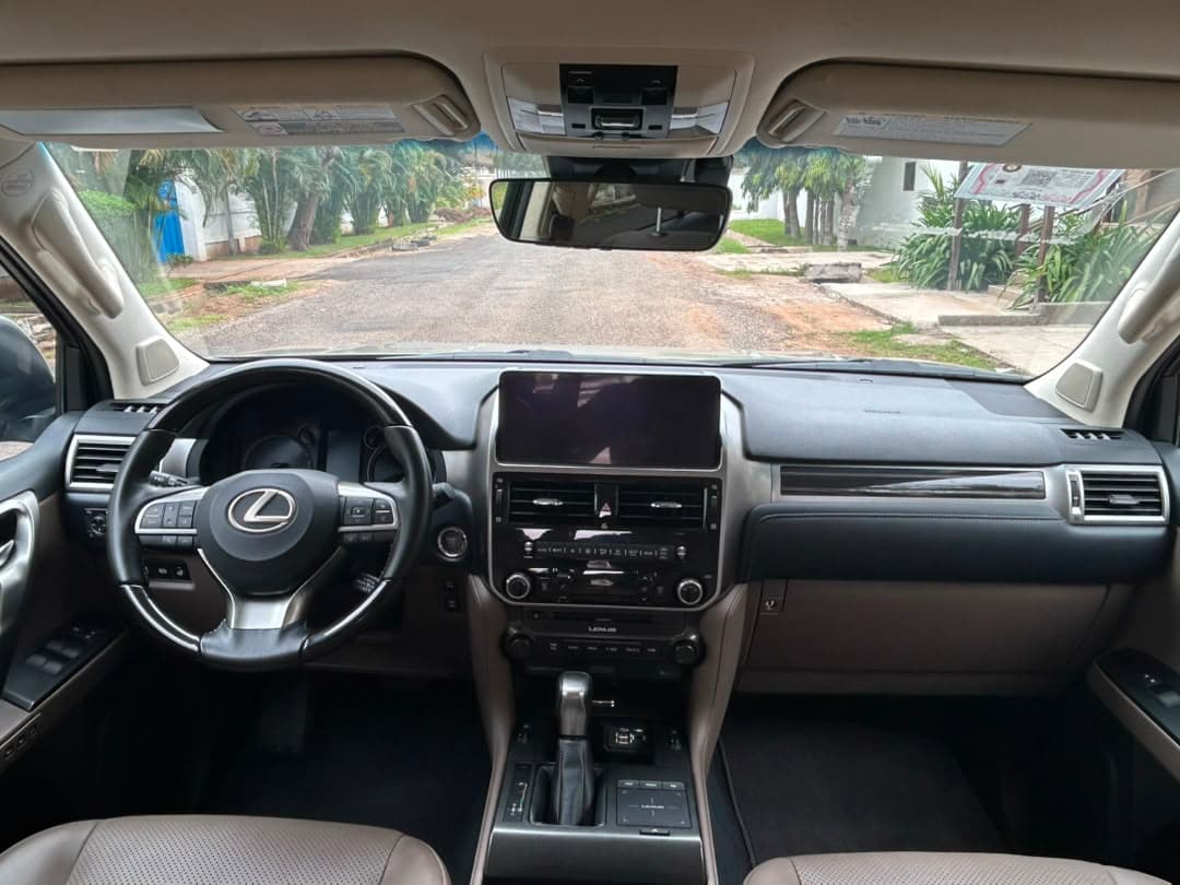 Lexus GX — photo 8