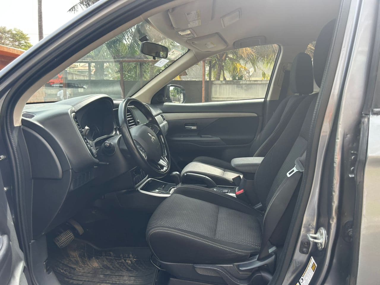 Mitsubishi Outlander — photo 11