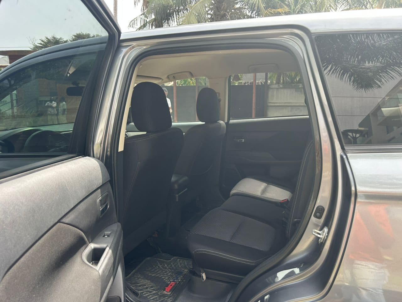 Mitsubishi Outlander — photo 13