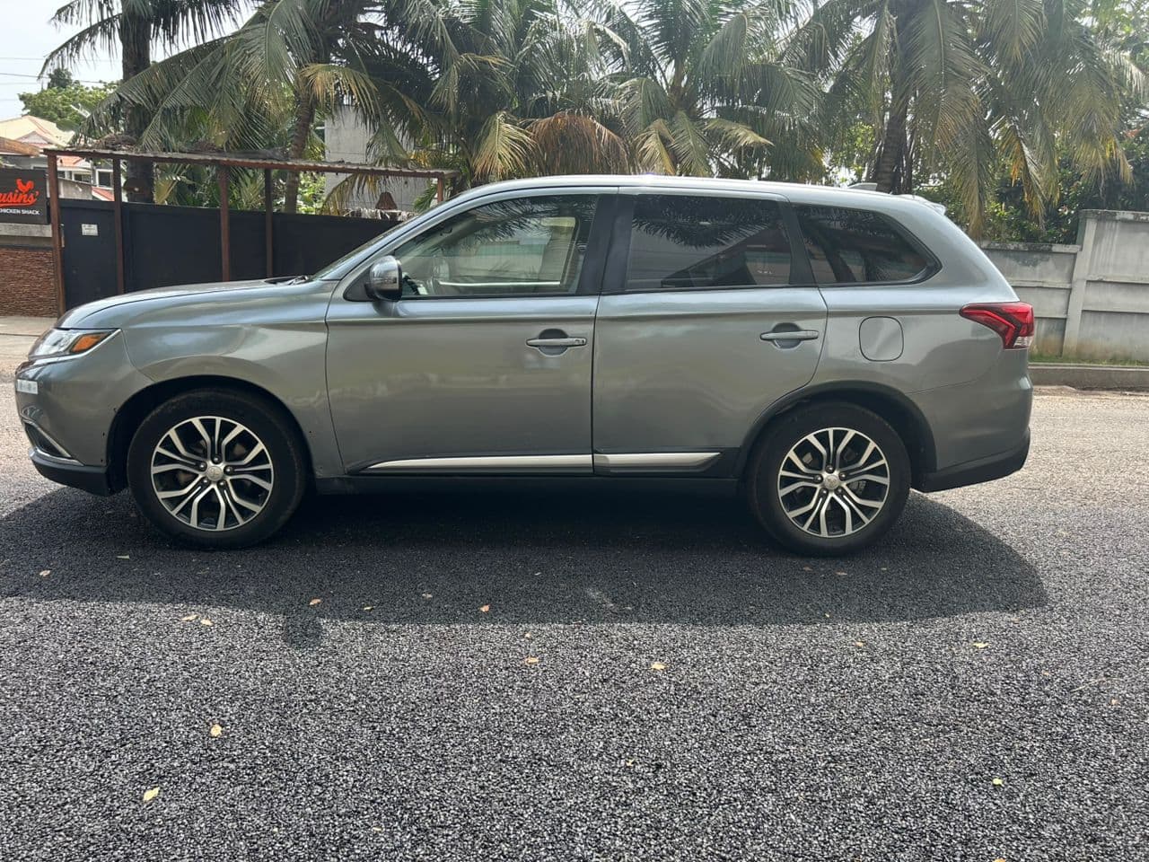 Mitsubishi Outlander — photo 4
