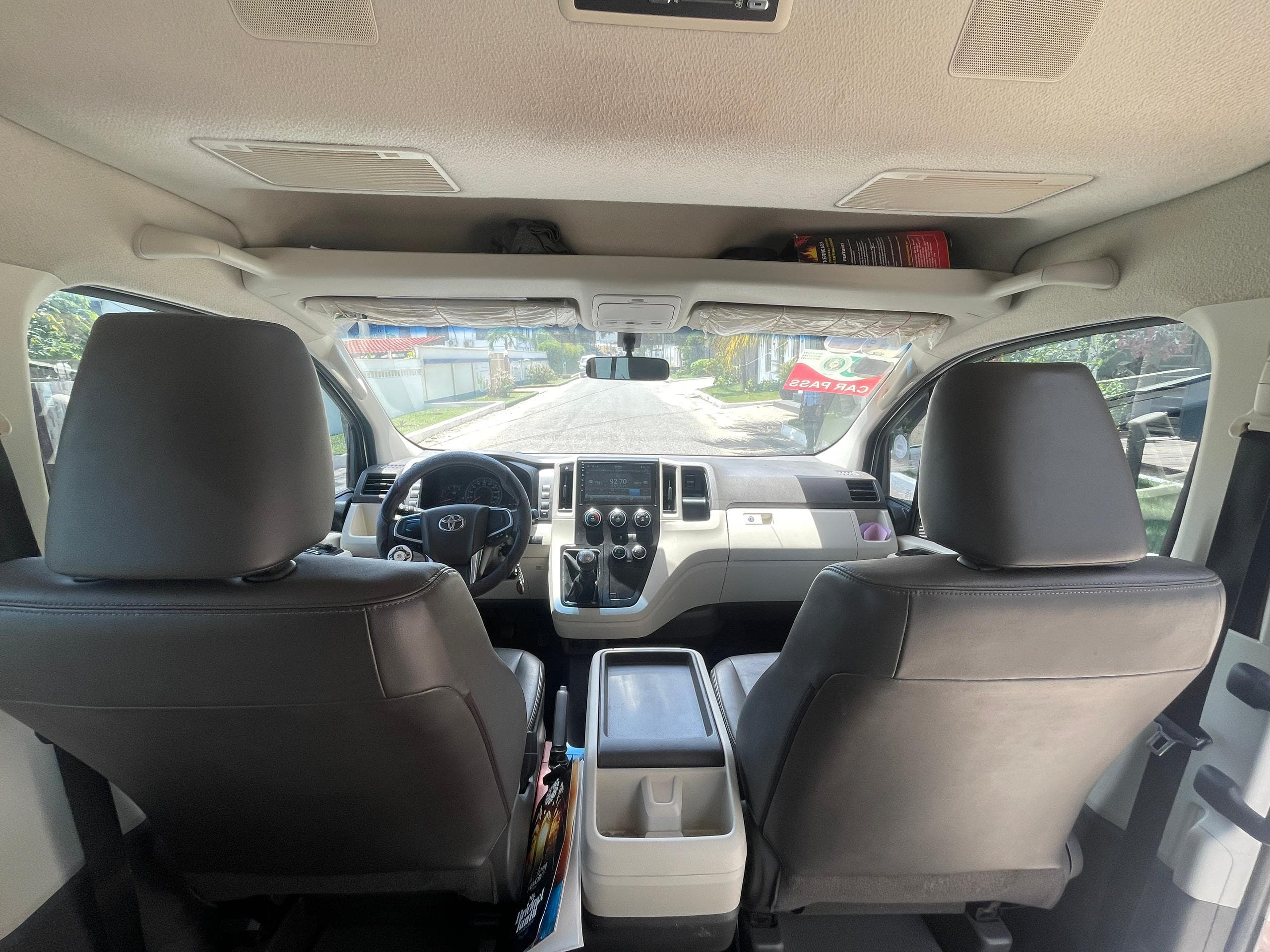 Toyota Hiace — photo 11