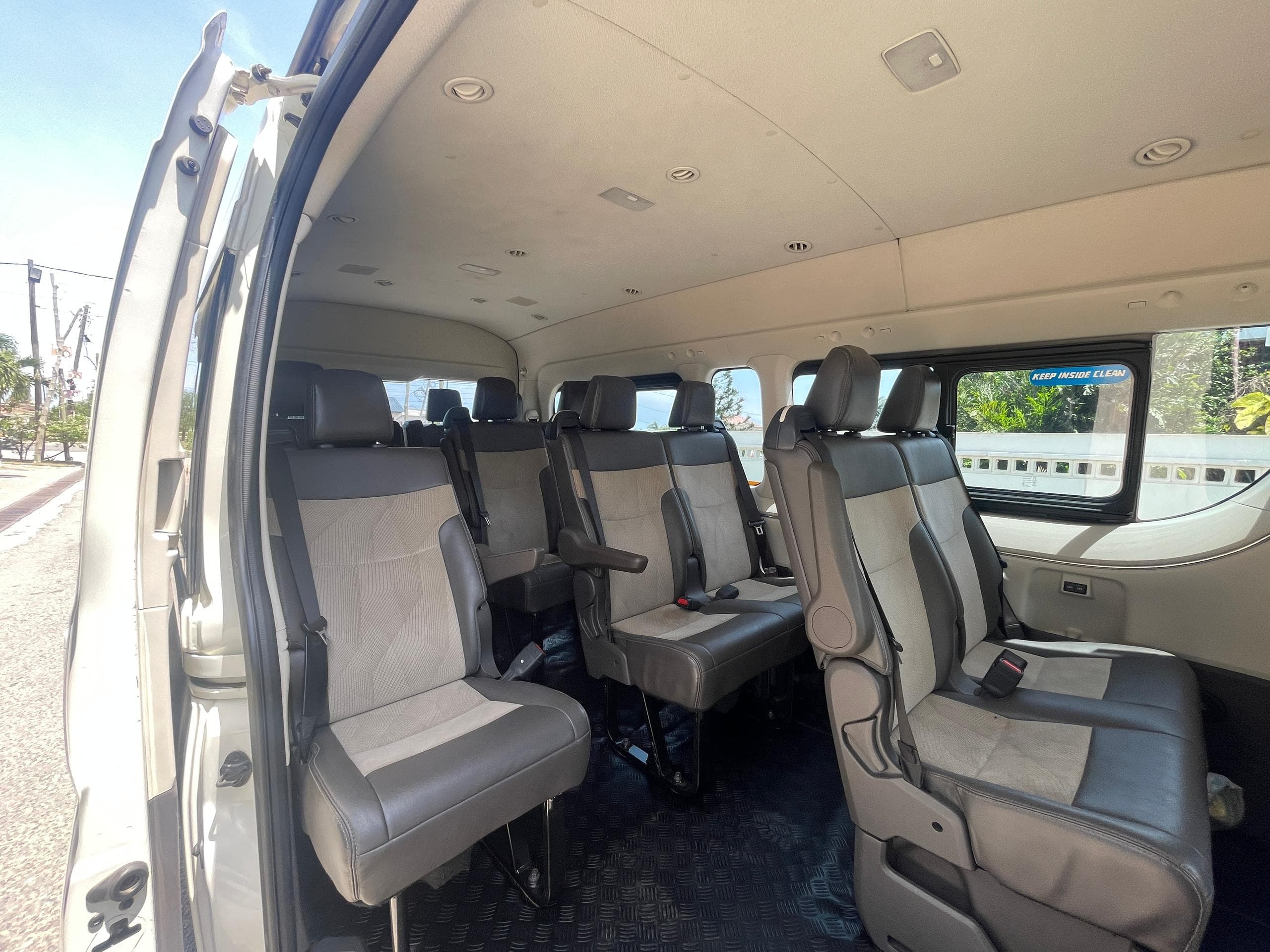 Toyota Hiace — photo 7