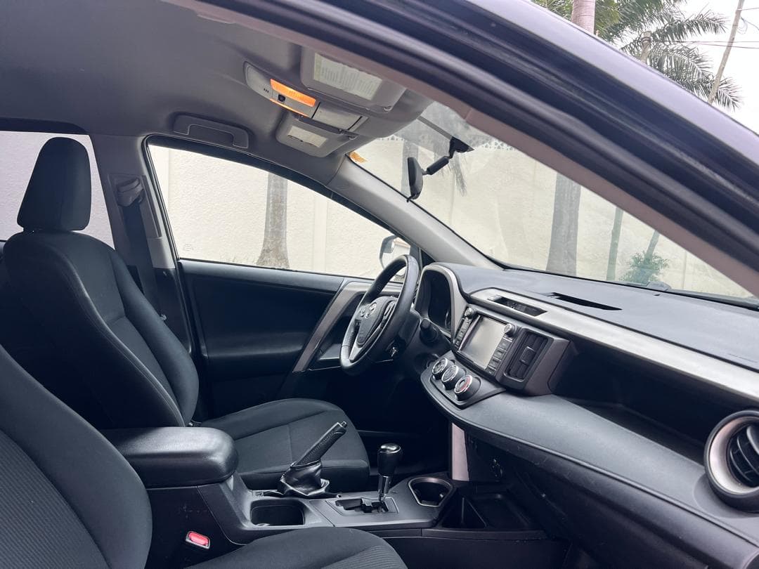 Toyota RAV4 — photo 10