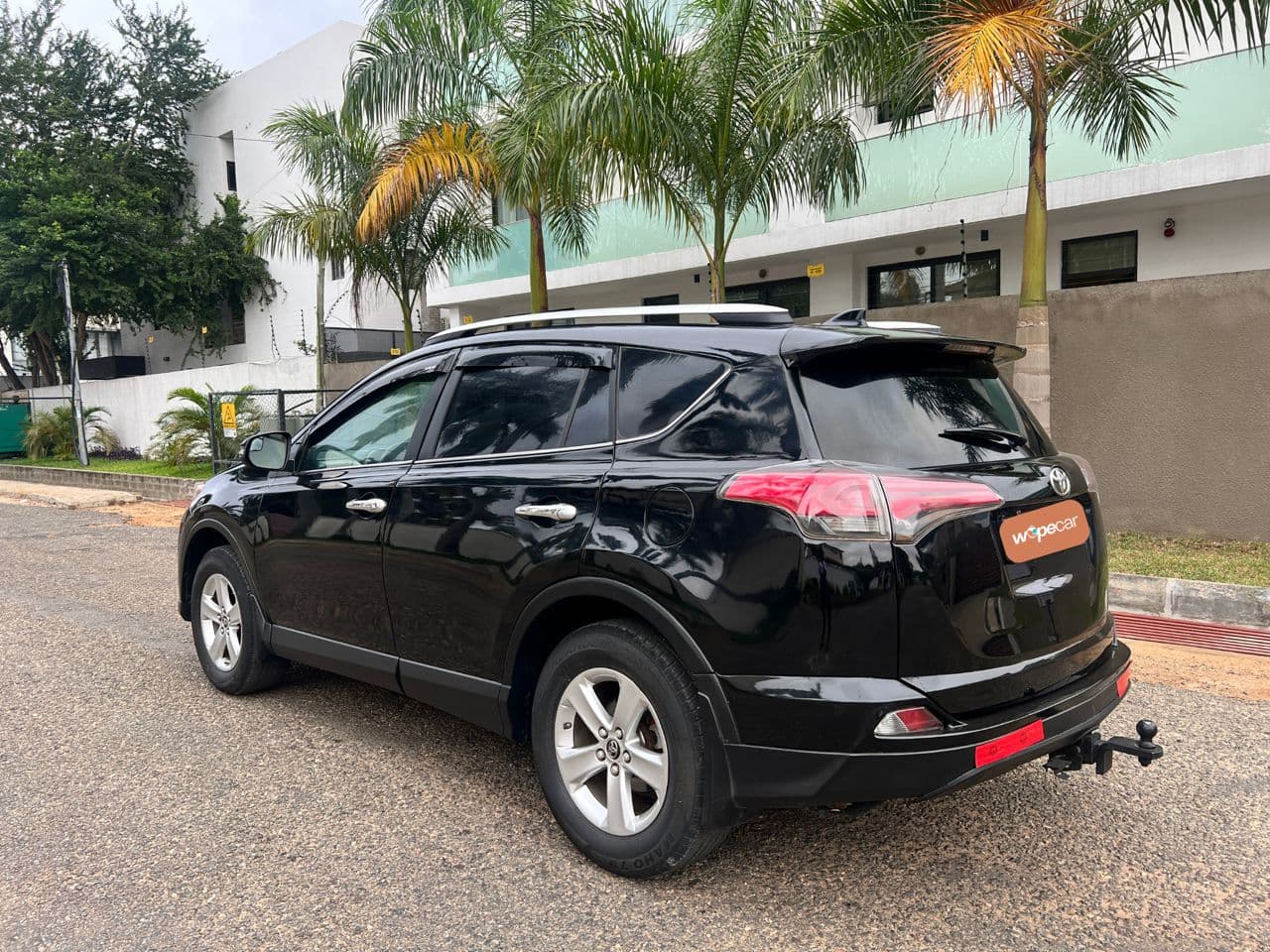 Toyota RAV4 — photo 5