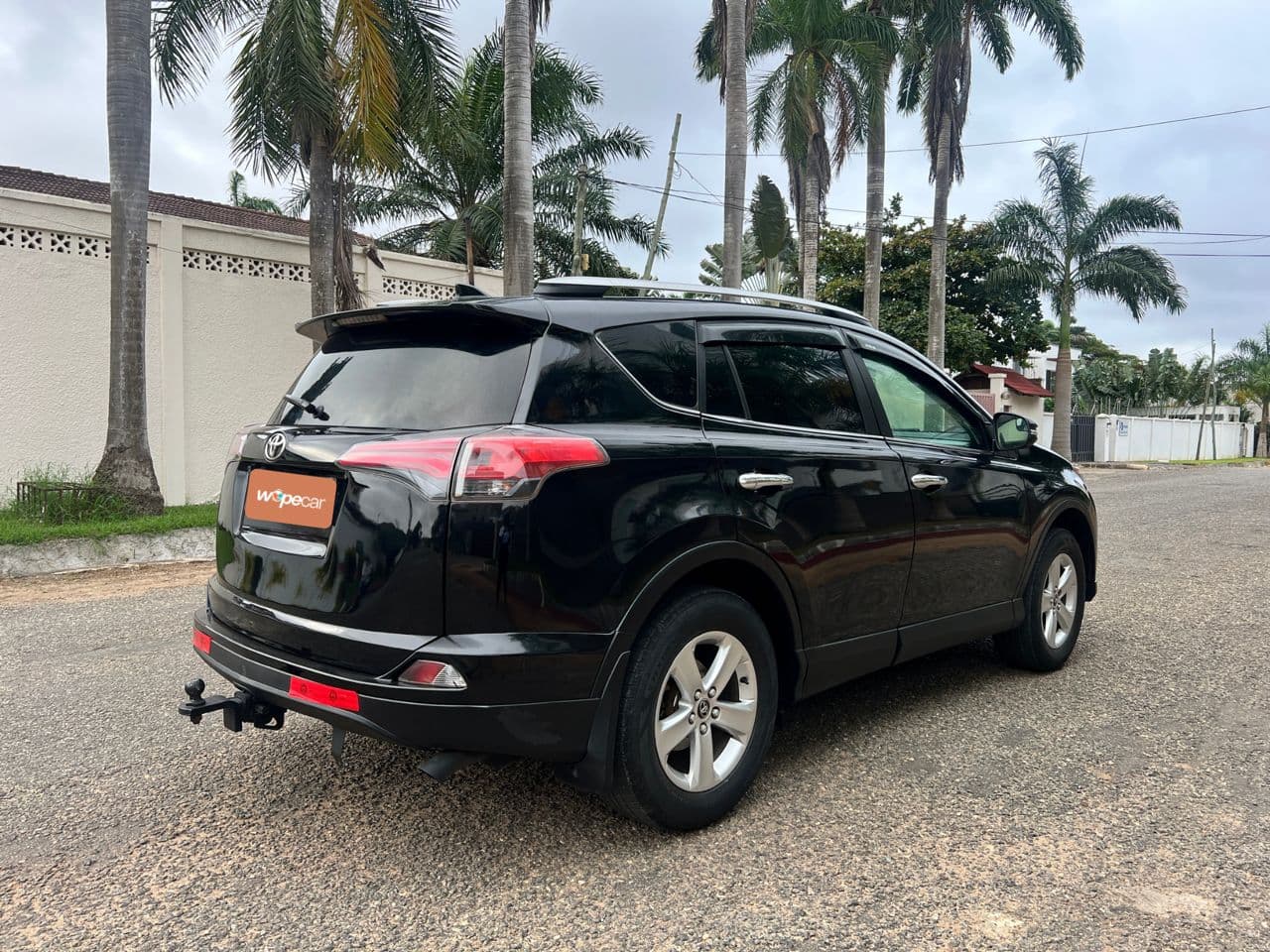 Toyota RAV4 — photo 7
