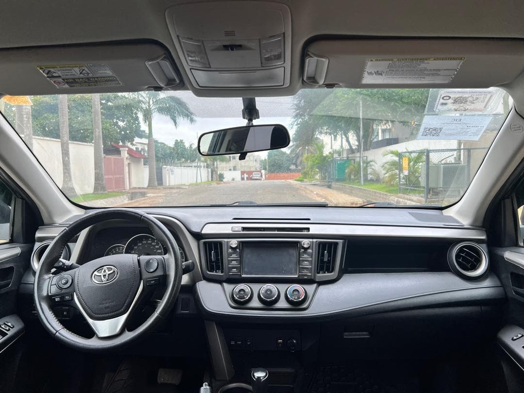 Toyota RAV4 — photo 9