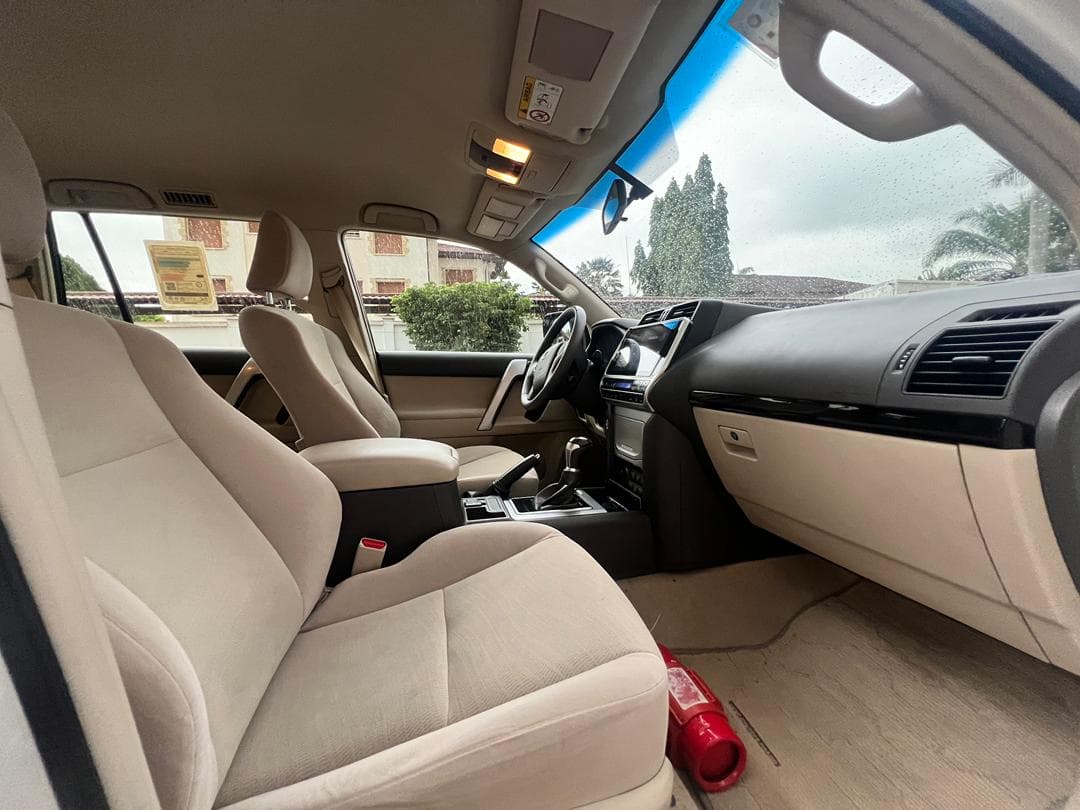 Toyota Land Cruiser Prado — photo 12