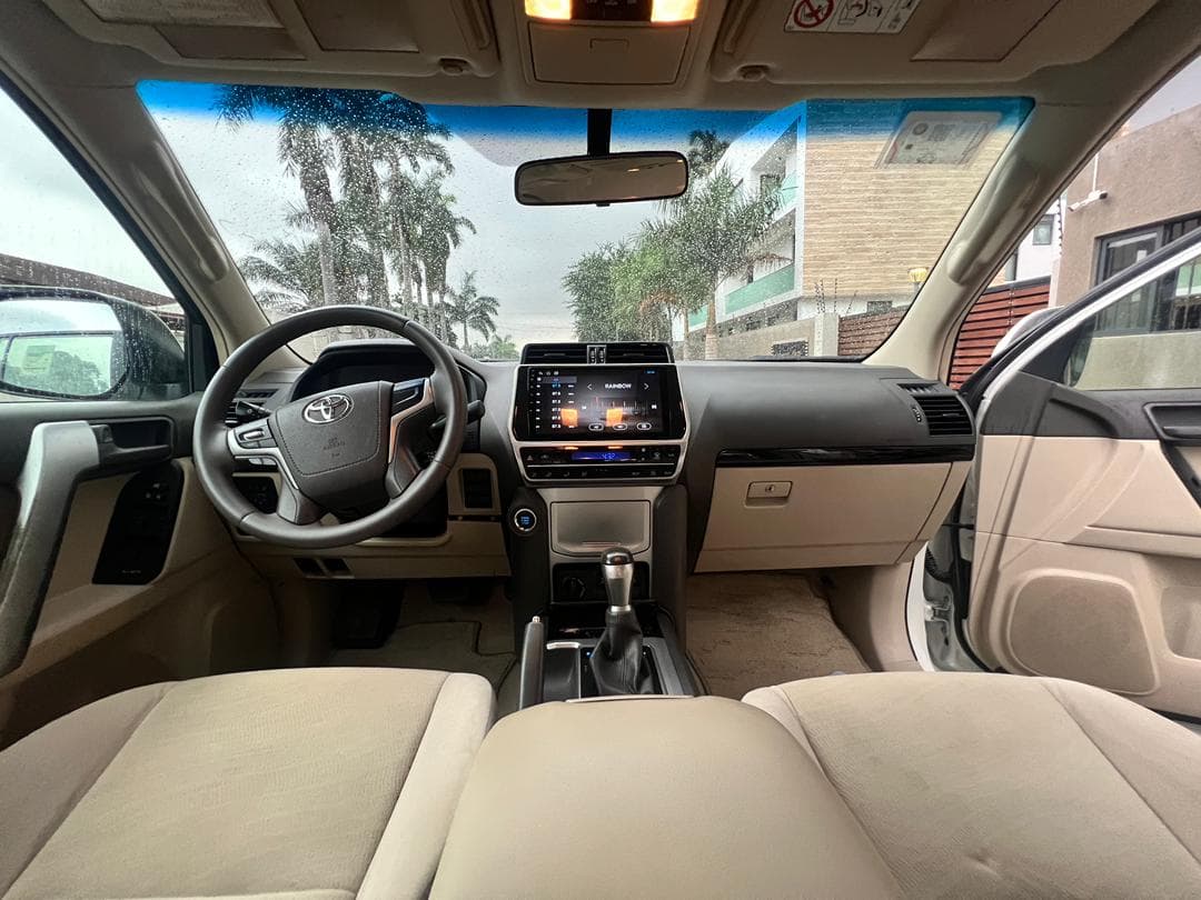 Toyota Land Cruiser Prado — photo 14