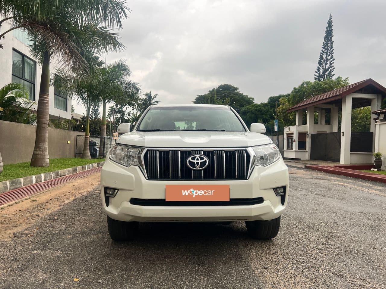 Toyota Land Cruiser Prado — photo 2