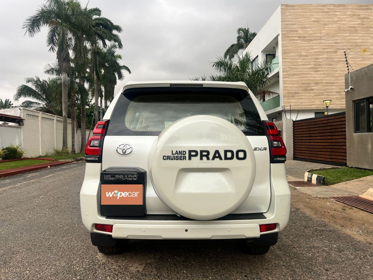 Toyota Land Cruiser Prado — photo 6