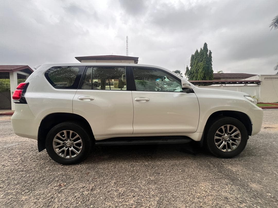 Toyota Land Cruiser Prado — photo 8