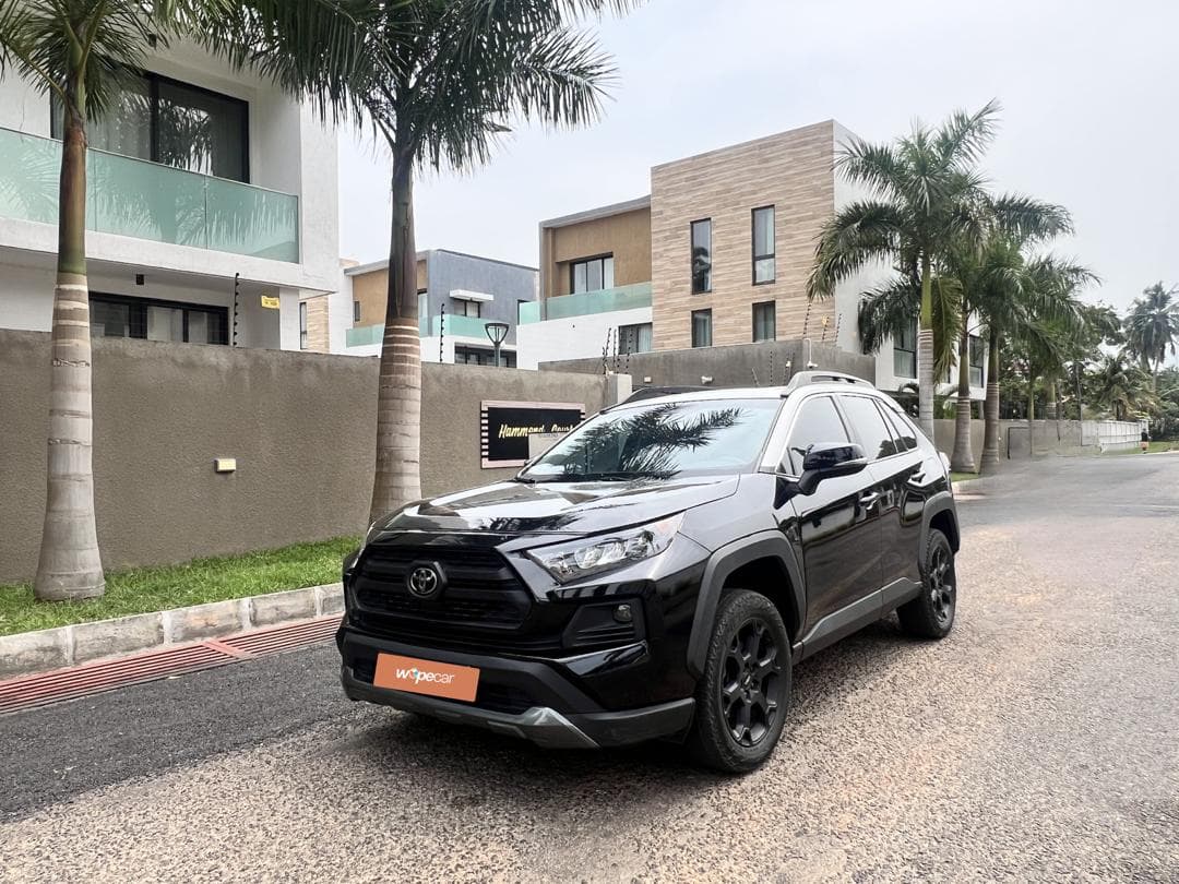 Toyota RAV4 — photo 3