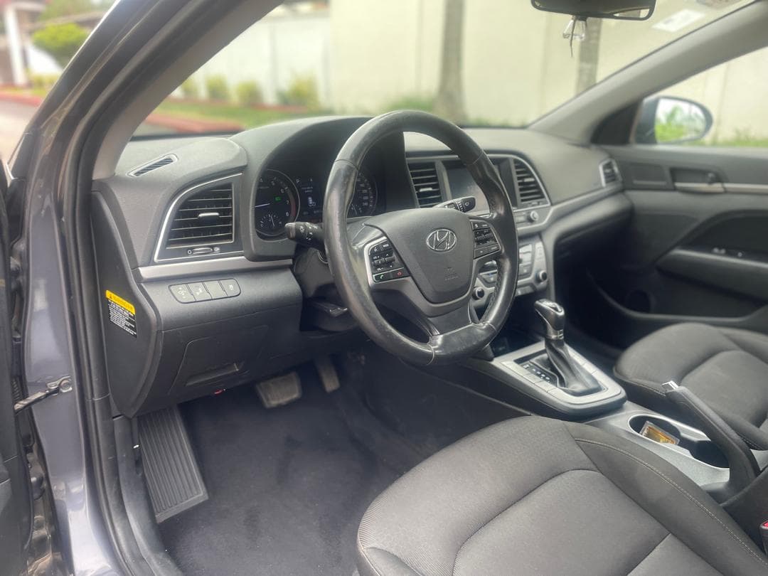 Hyundai Elantra — photo 8
