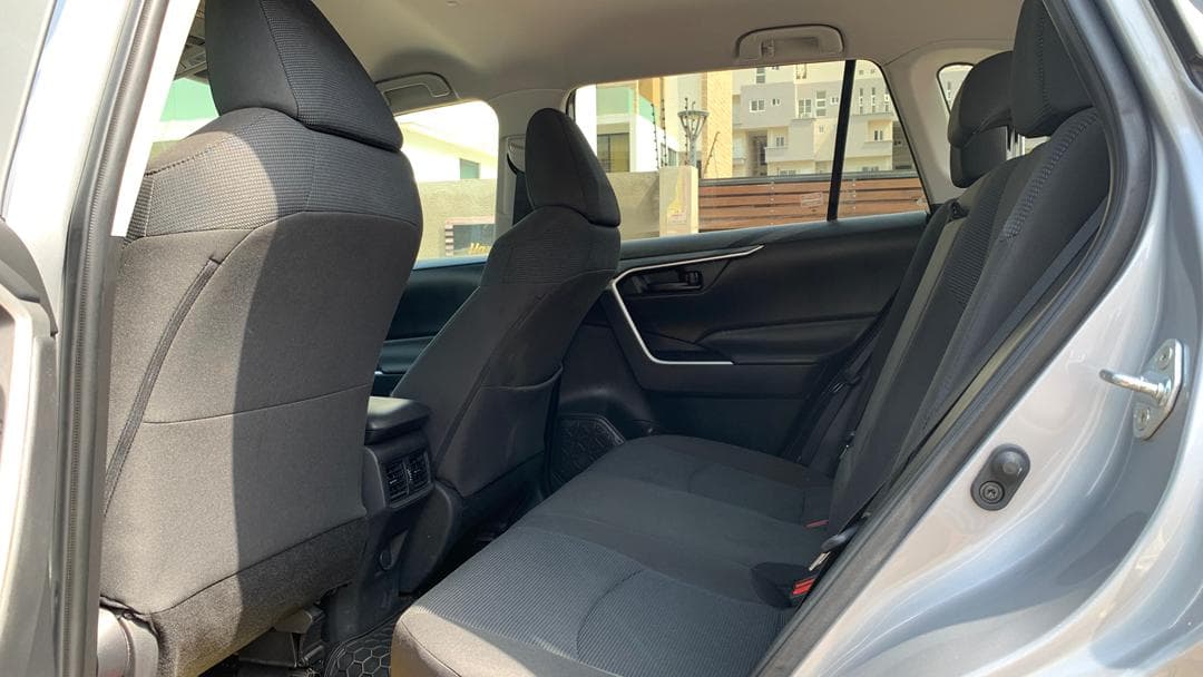 Toyota RAV4 — photo 12