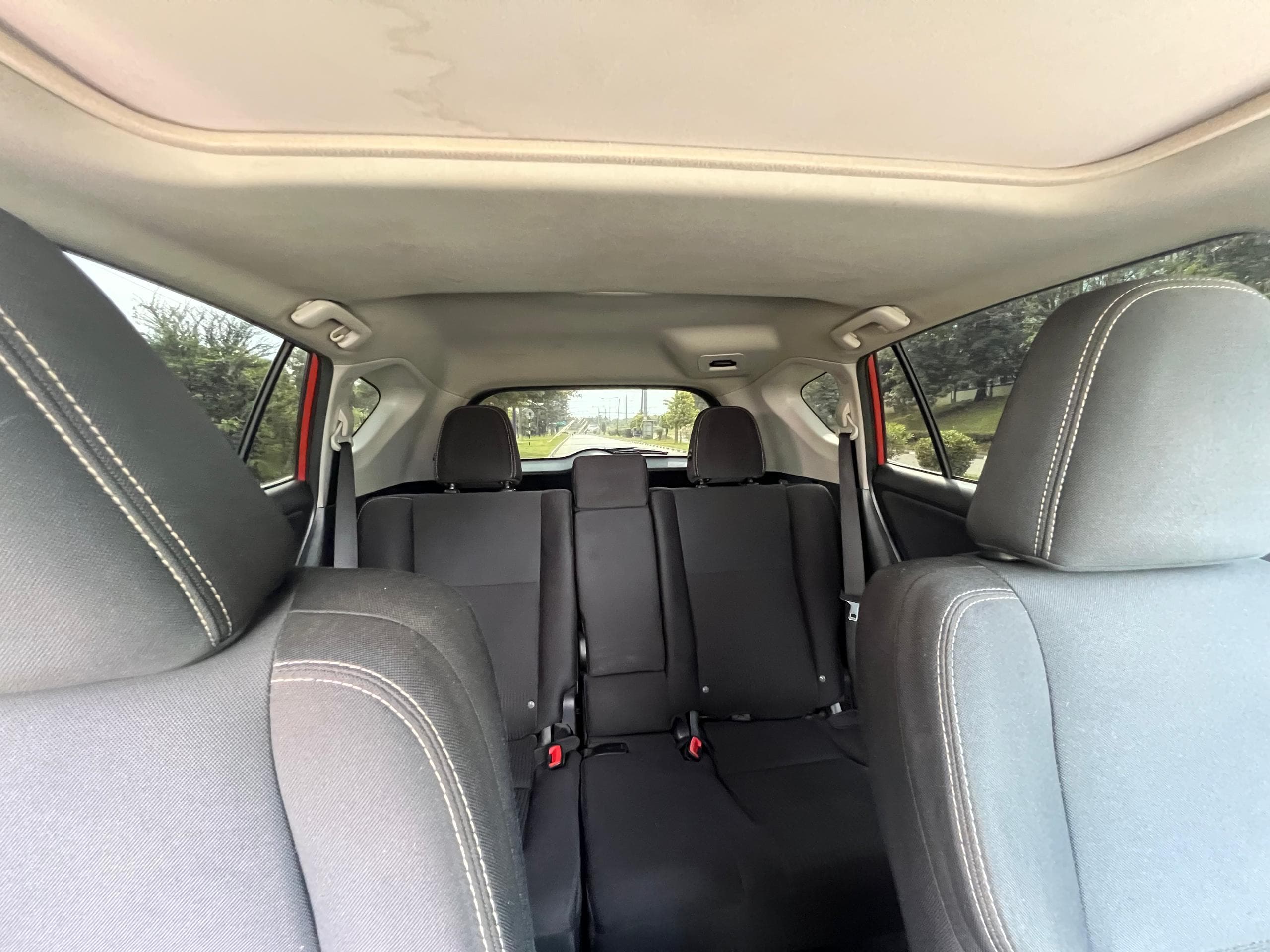 Toyota RAV4 — photo 11