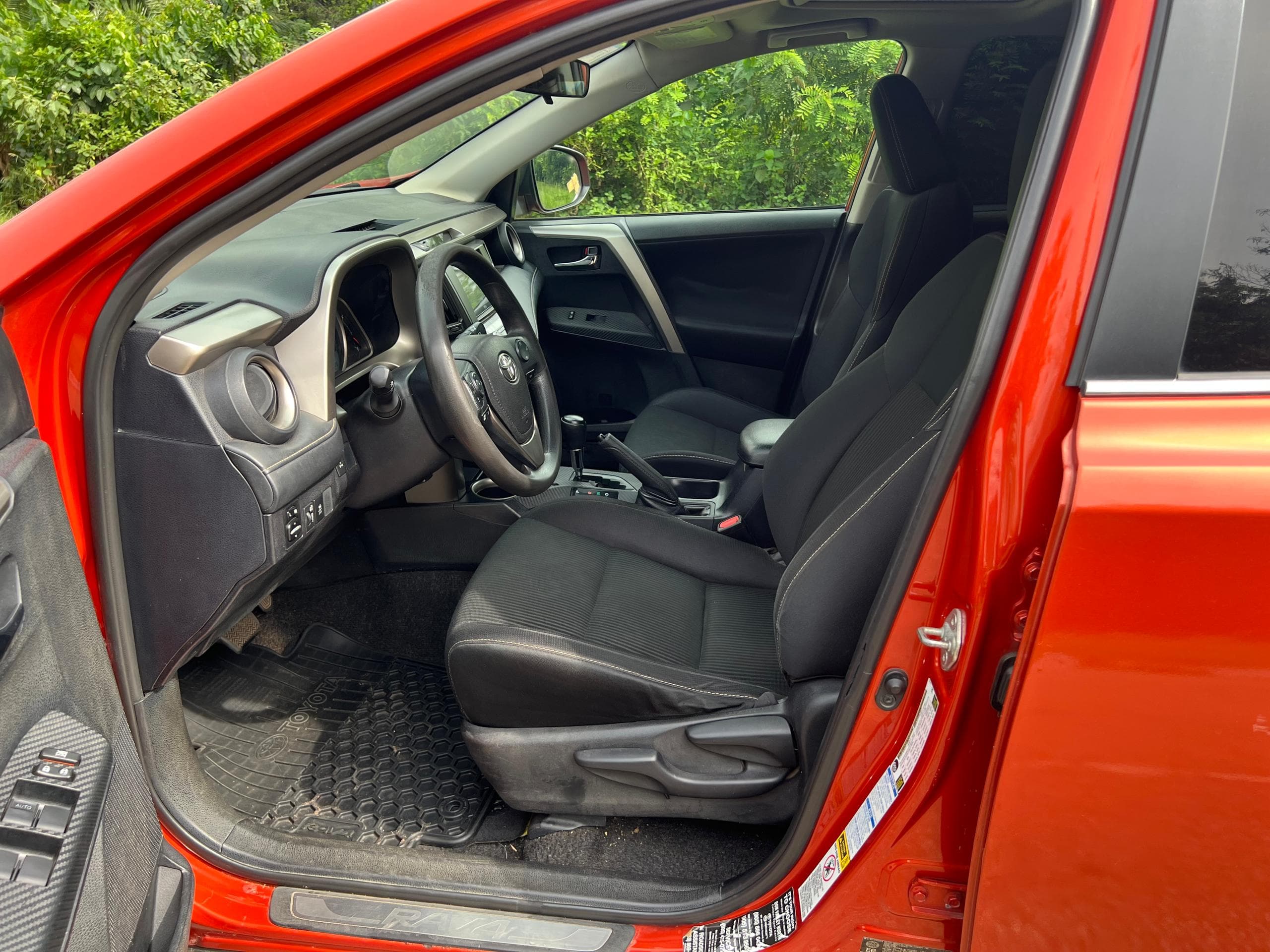 Toyota RAV4 — photo 13