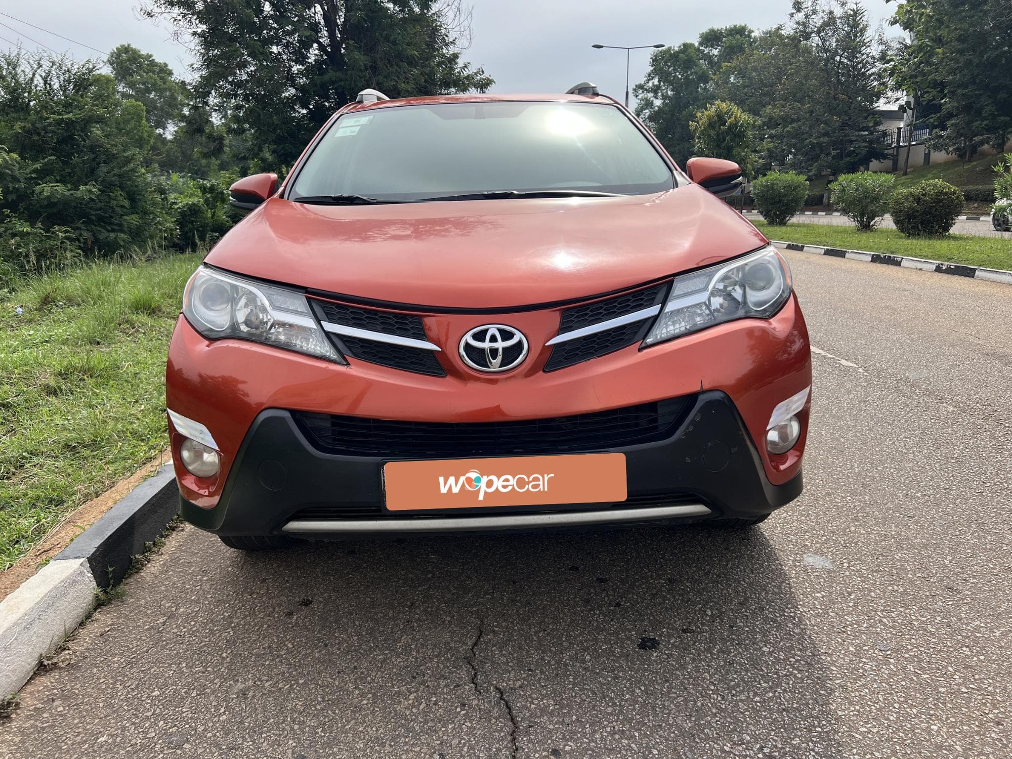 Toyota RAV4 — photo 2
