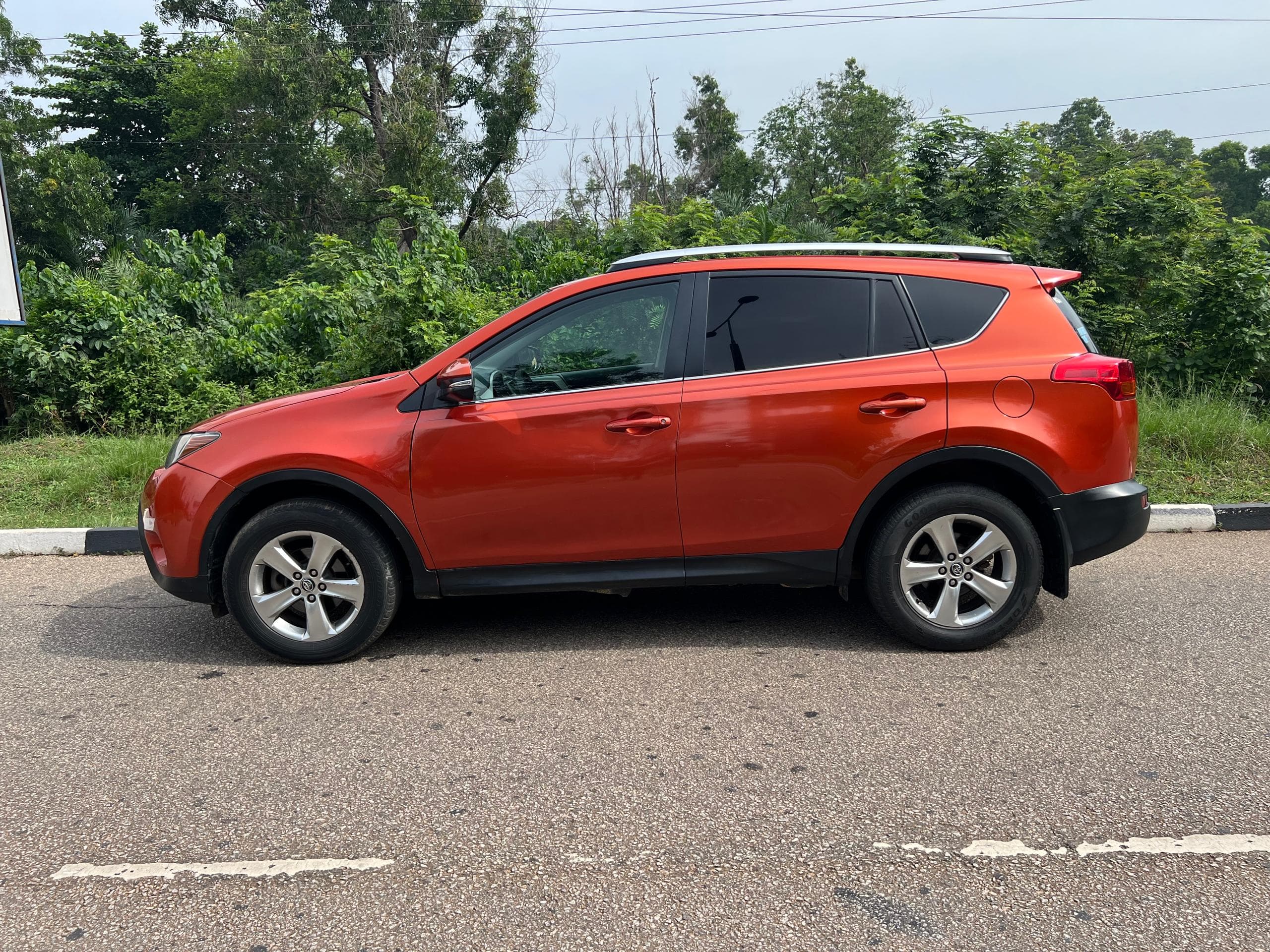 Toyota RAV4 — photo 4