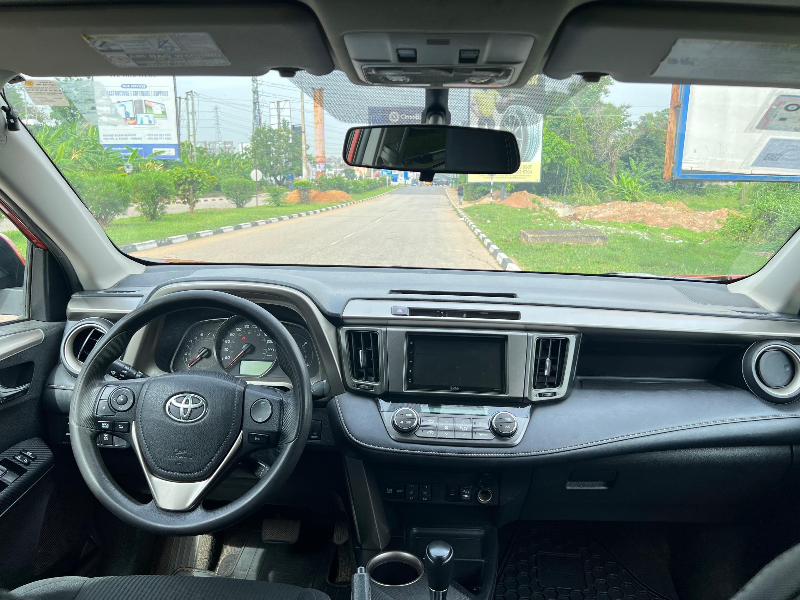Toyota RAV4 — photo 9