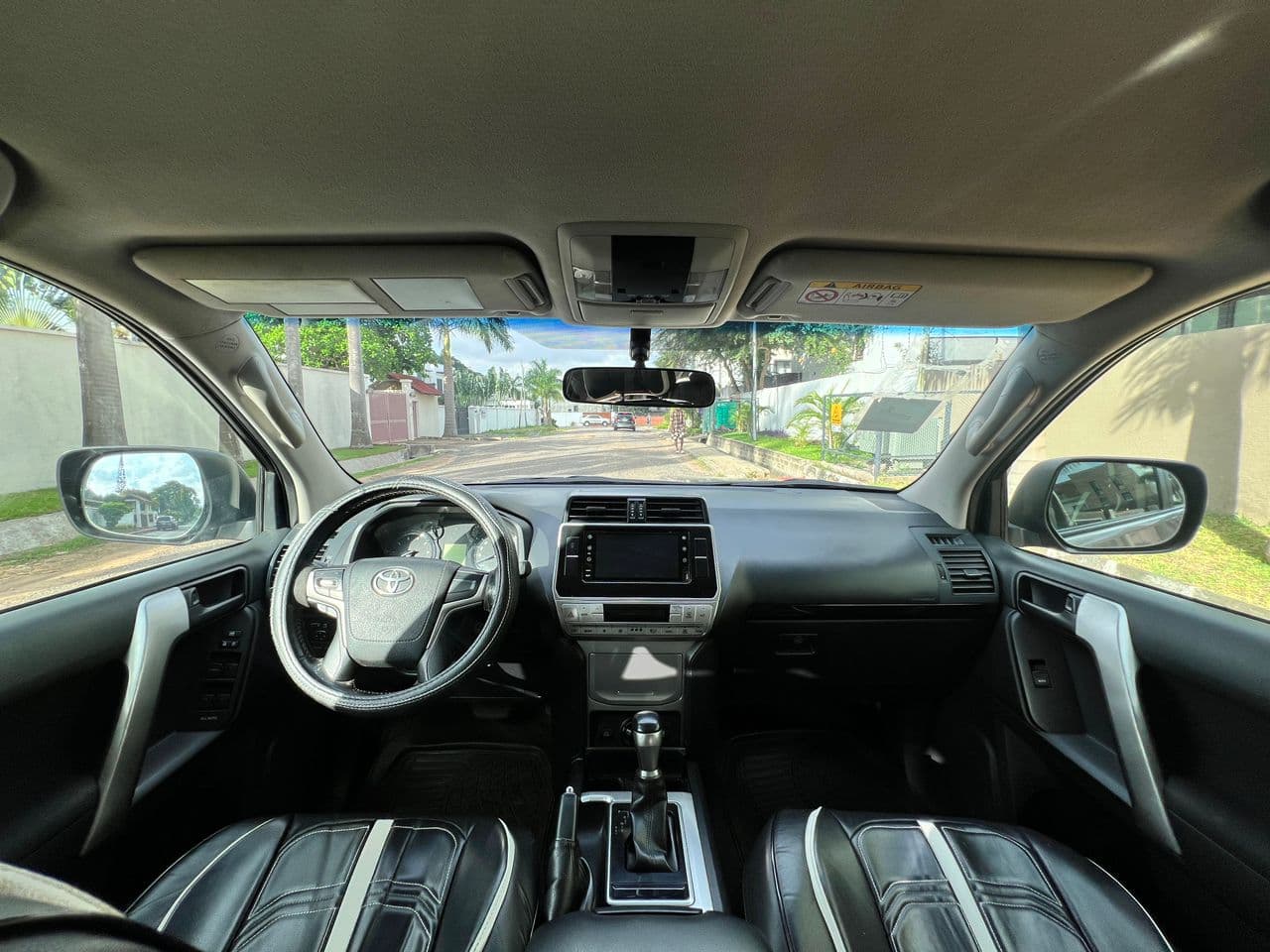 Toyota Land Cruiser Prado — photo 11