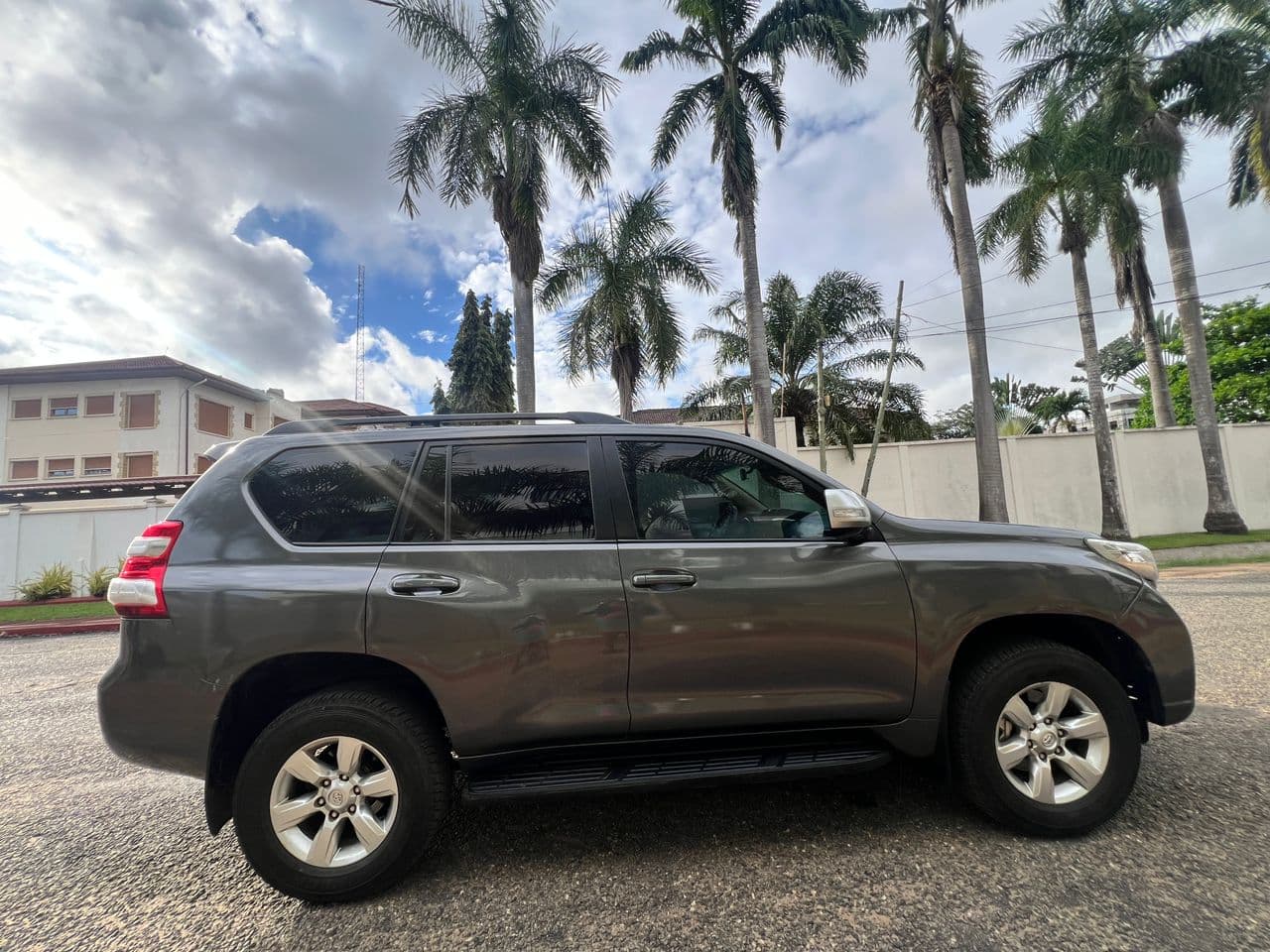 Toyota Land Cruiser Prado — photo 4