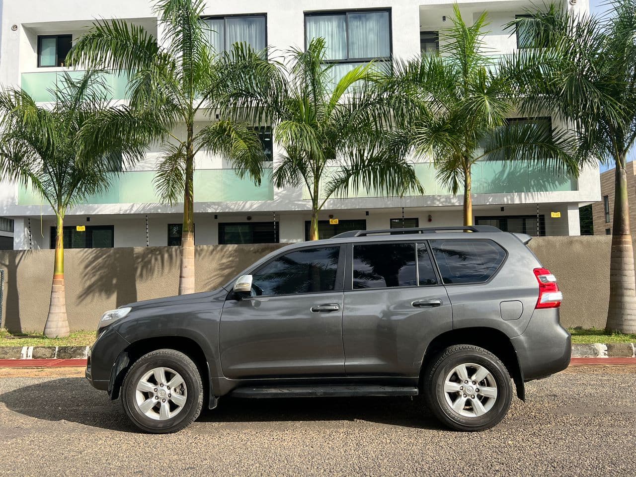 Toyota Land Cruiser Prado — photo 8