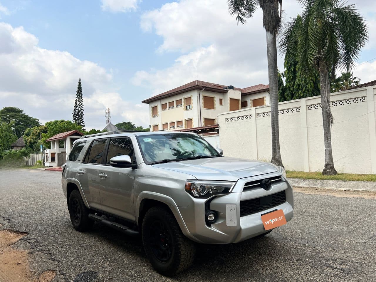 Toyota 4-Runner — photo 1