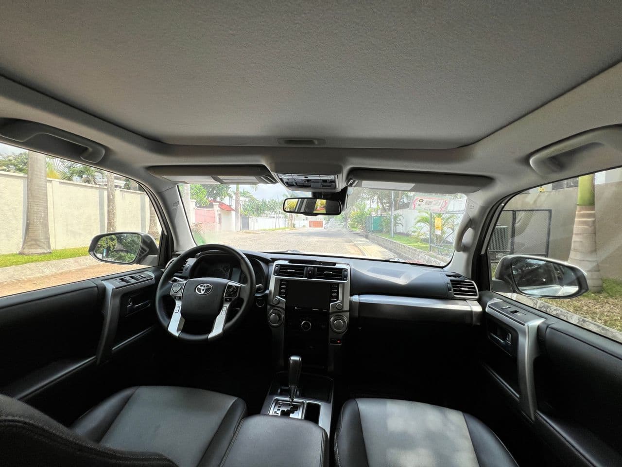 Toyota 4-Runner — photo 10