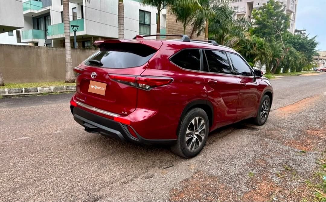 Toyota Highlander — photo 7