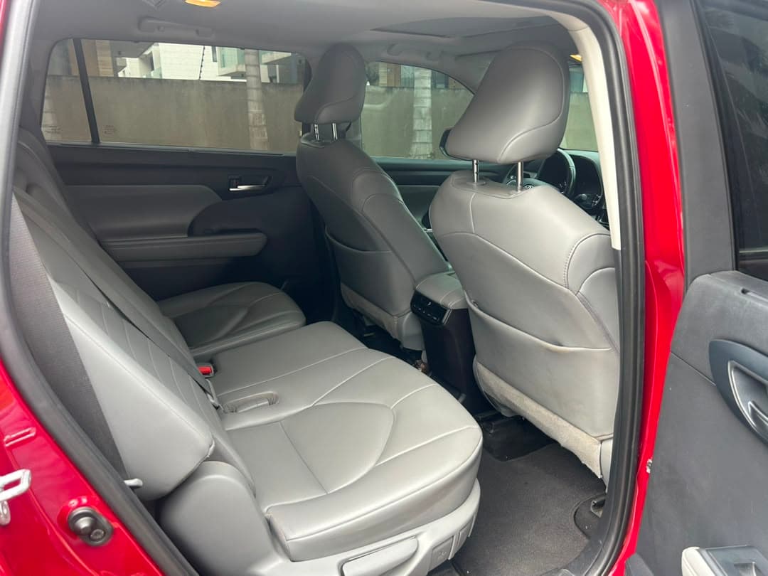 Toyota Highlander — photo 10