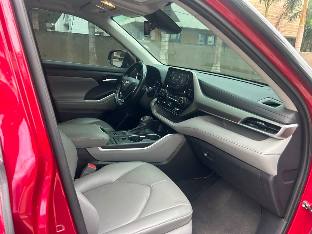 Toyota Highlander — photo 9