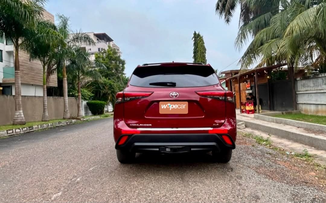 Toyota Highlander — photo 6