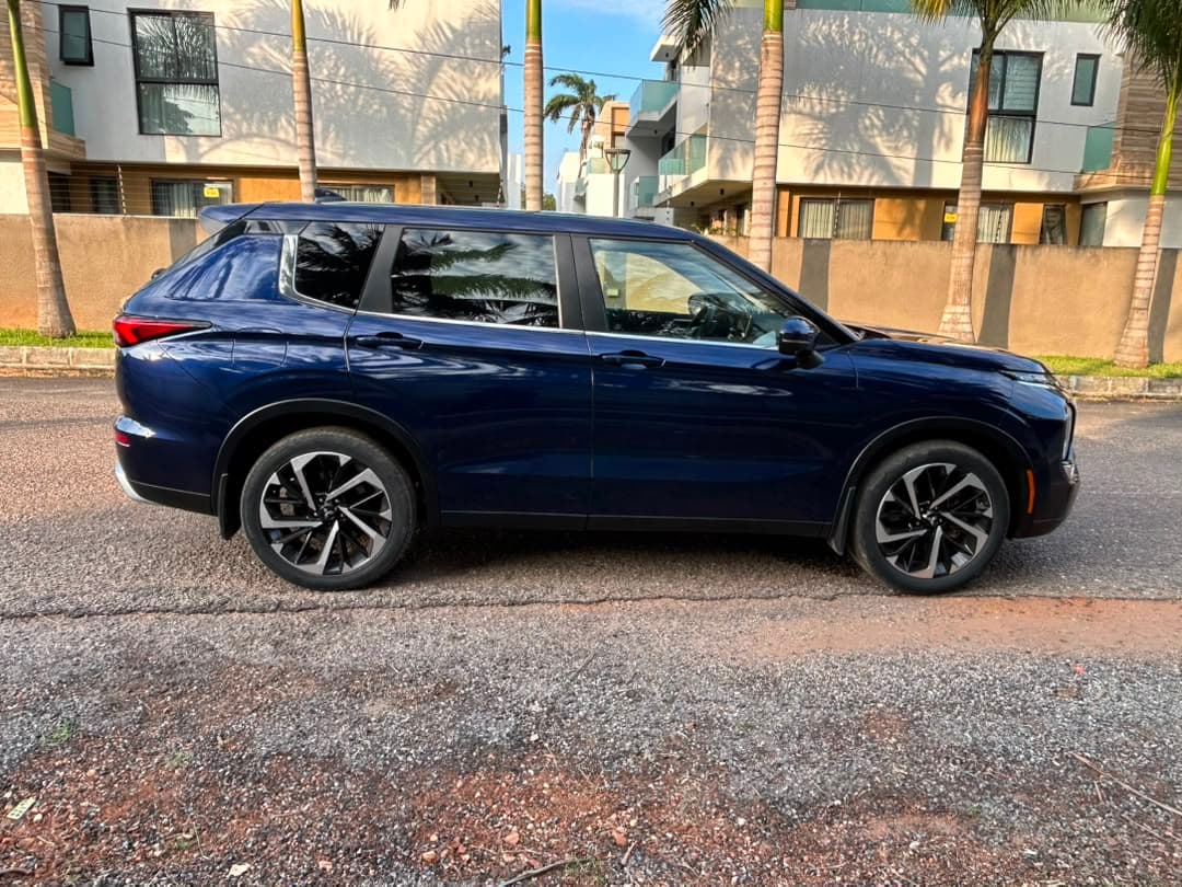 Mitsubishi Outlander — photo 8