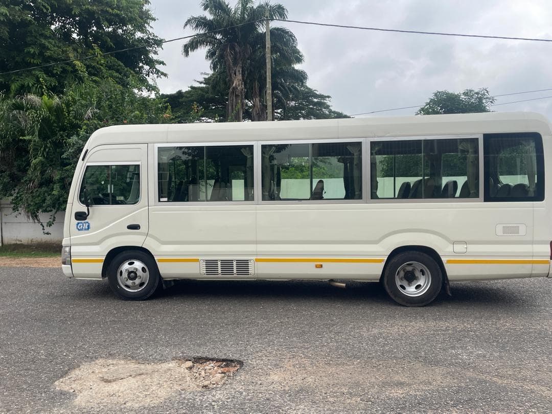 Toyota Coaster — photo 3