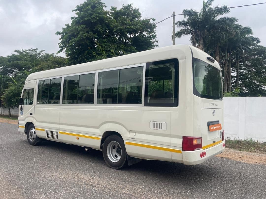 Toyota Coaster — photo 4