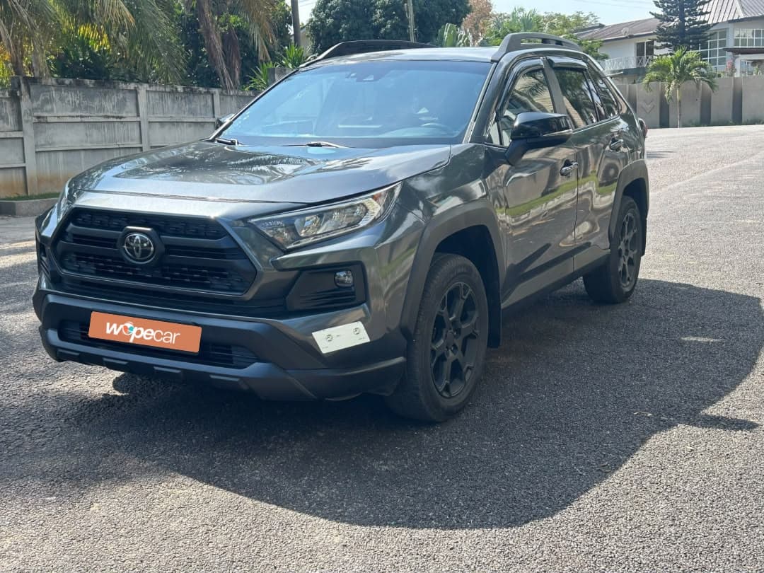 Toyota RAV4 — photo 3