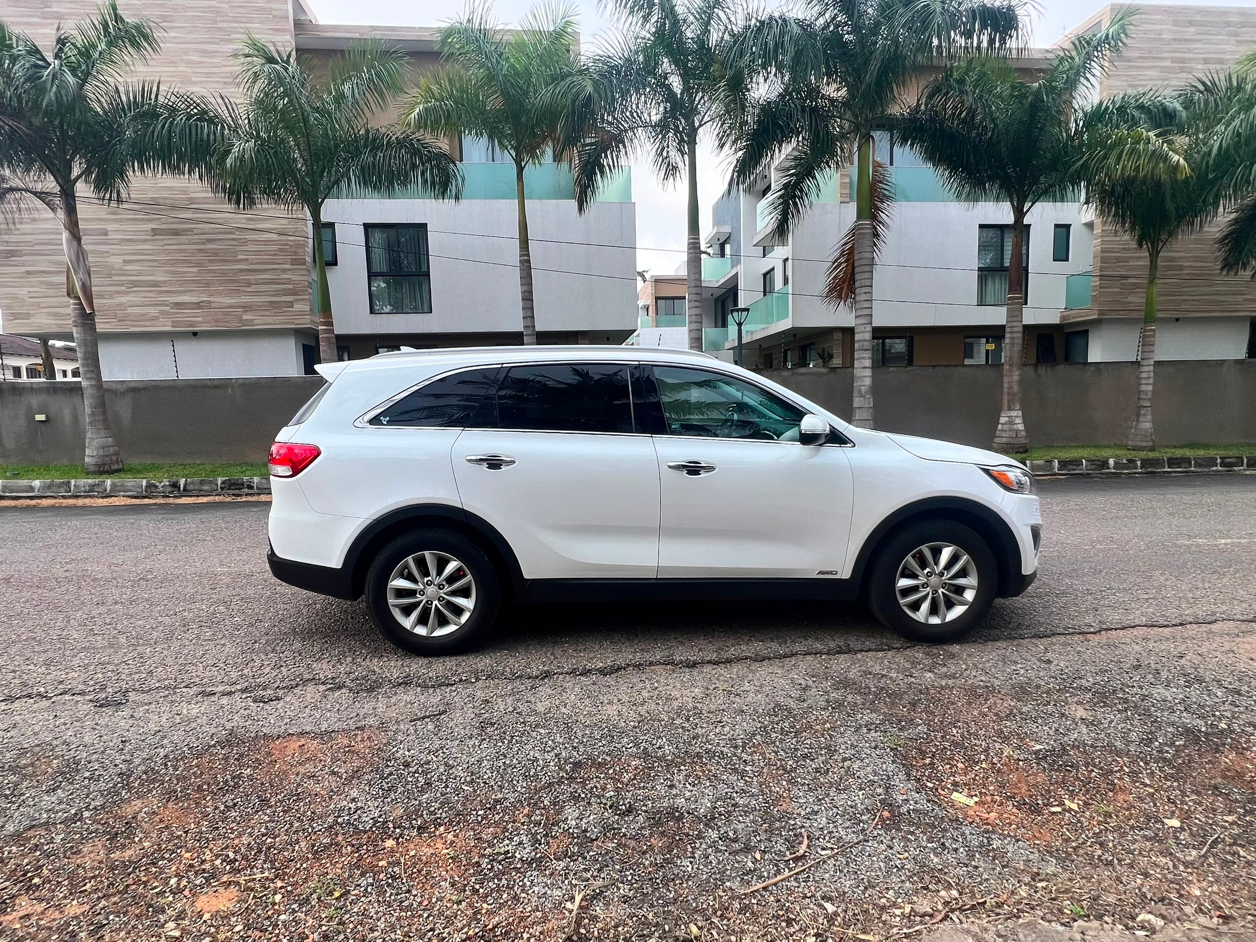 Kia Sorento — photo 8