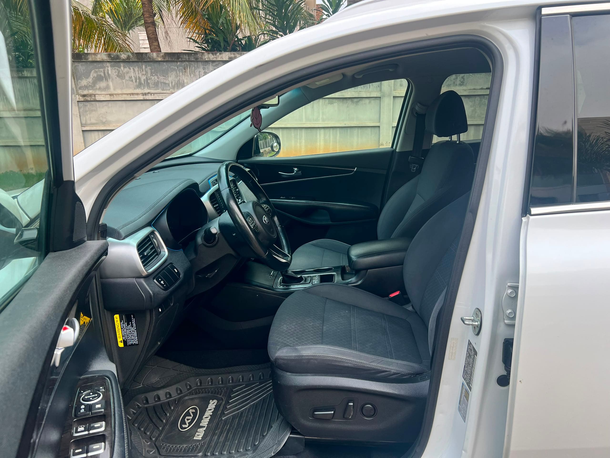 Kia Sorento — photo 11