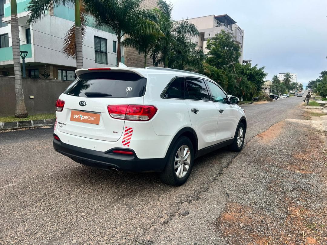 Kia Sorento — photo 7